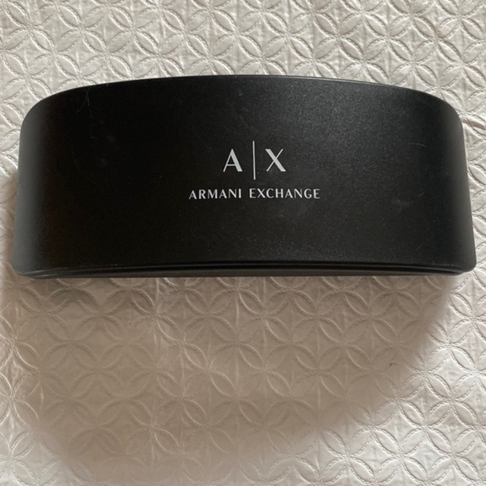 ARMANI EXCHANGE eyeglasses/sunglasses case in black, no cleaning cloth.